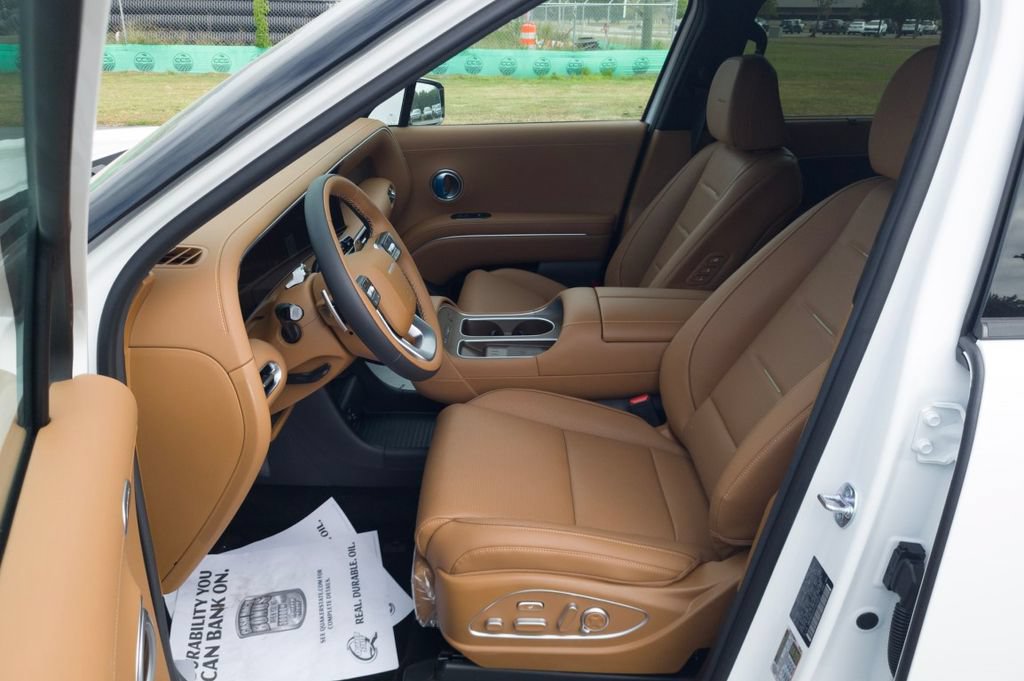 New 2027 Hyundai Palisade Calligraphy FWD image 12