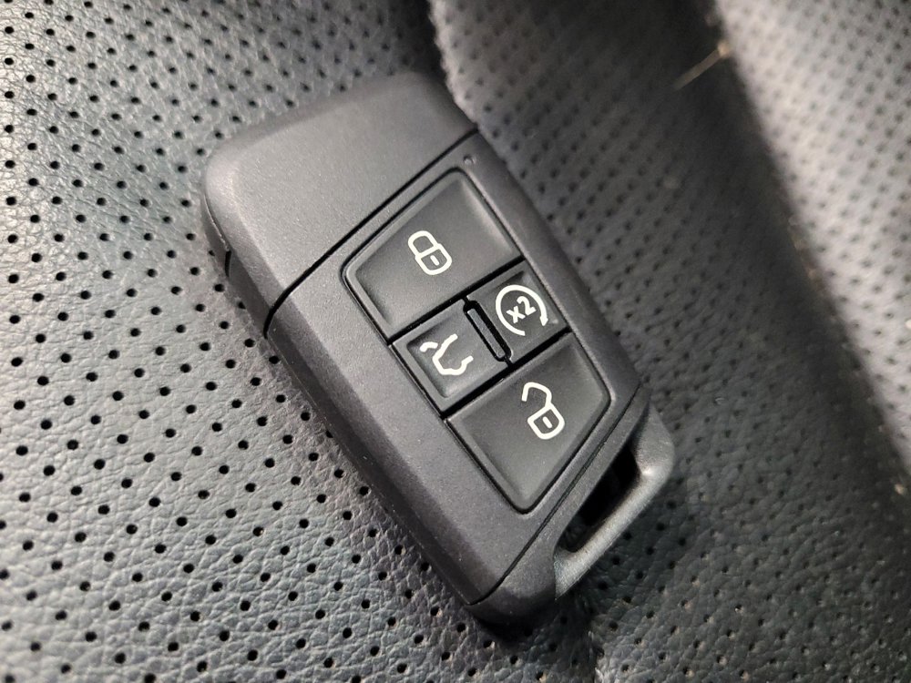Used 2021 Volkswagen Jetta SEL Premium FWD image 32