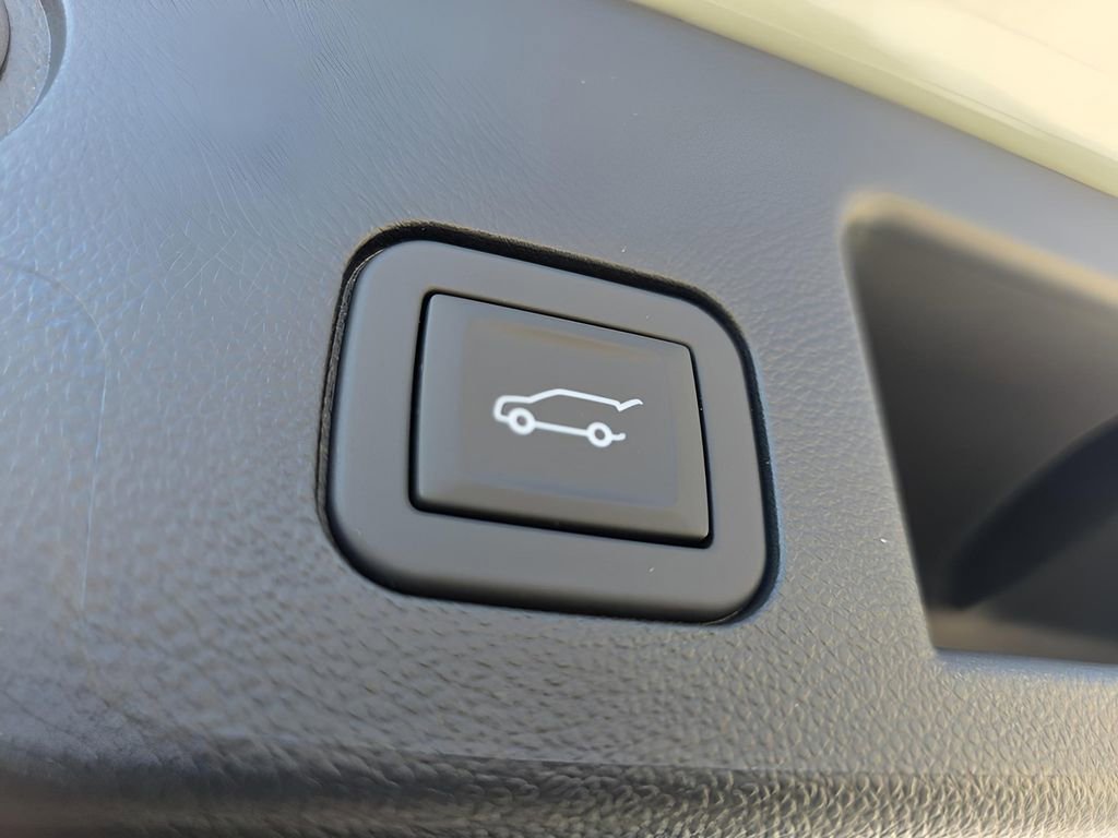 New 2026 Chevrolet Equinox LT w/ Convenience Package II image 8