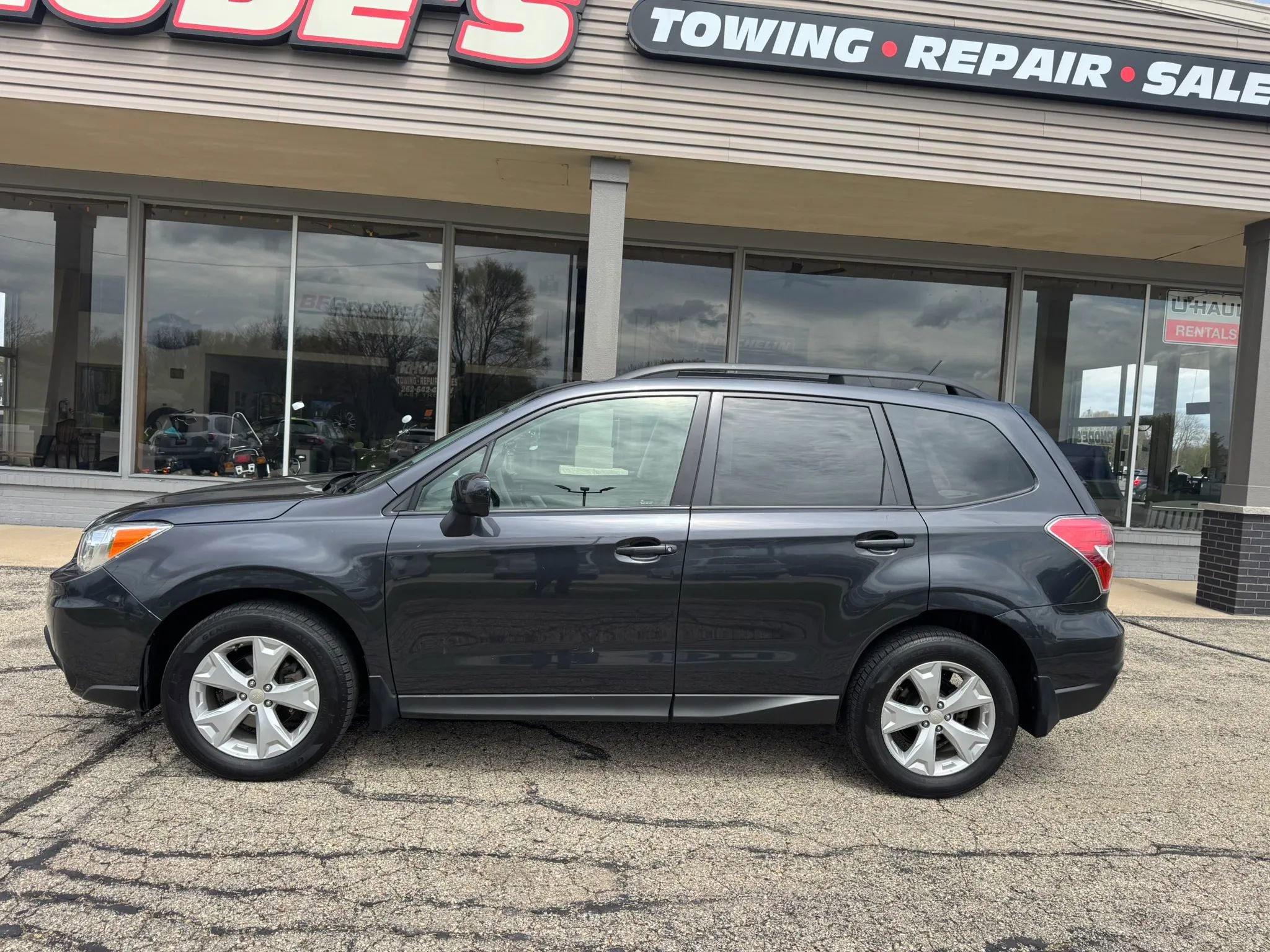 Used 2015 Subaru Forester 2.5i Premium w/ Protection Package #1 AWD/4WD image 2