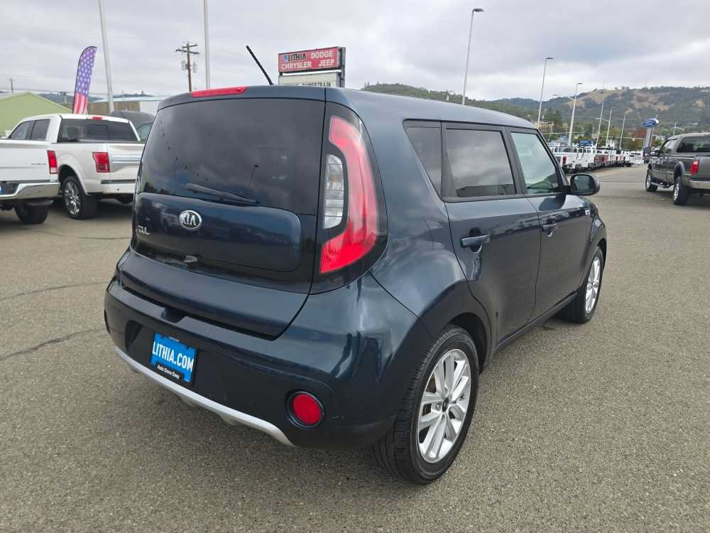 Used 2017 Kia Soul + FWD image 5