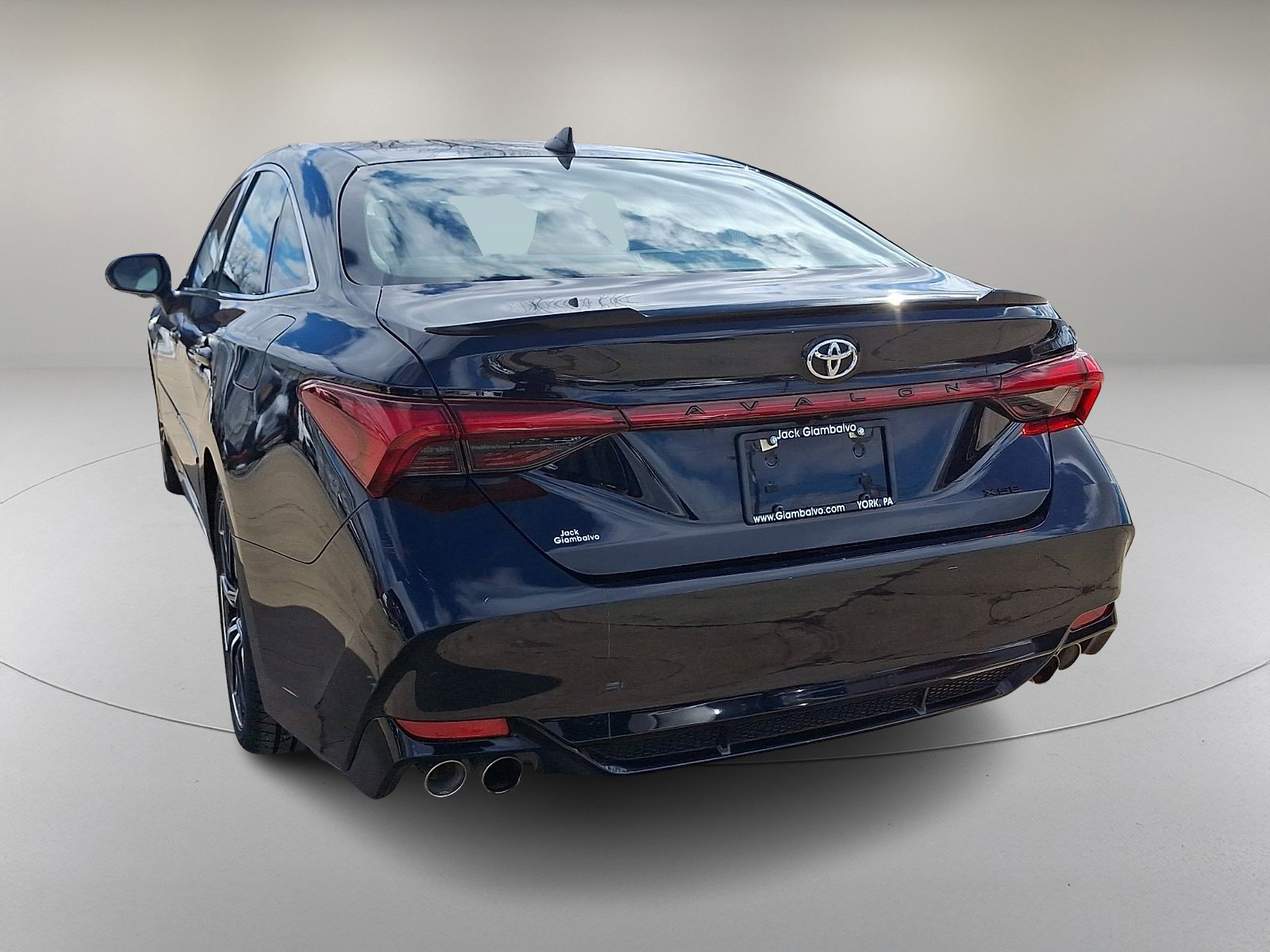 Used 2020 Toyota Avalon XSE w/ All Weather Liner Package image 8