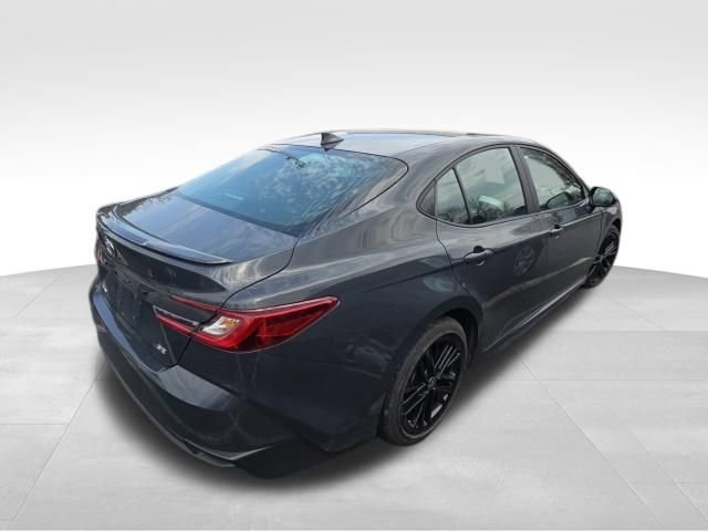 Used 2025 Toyota Camry SE image 4