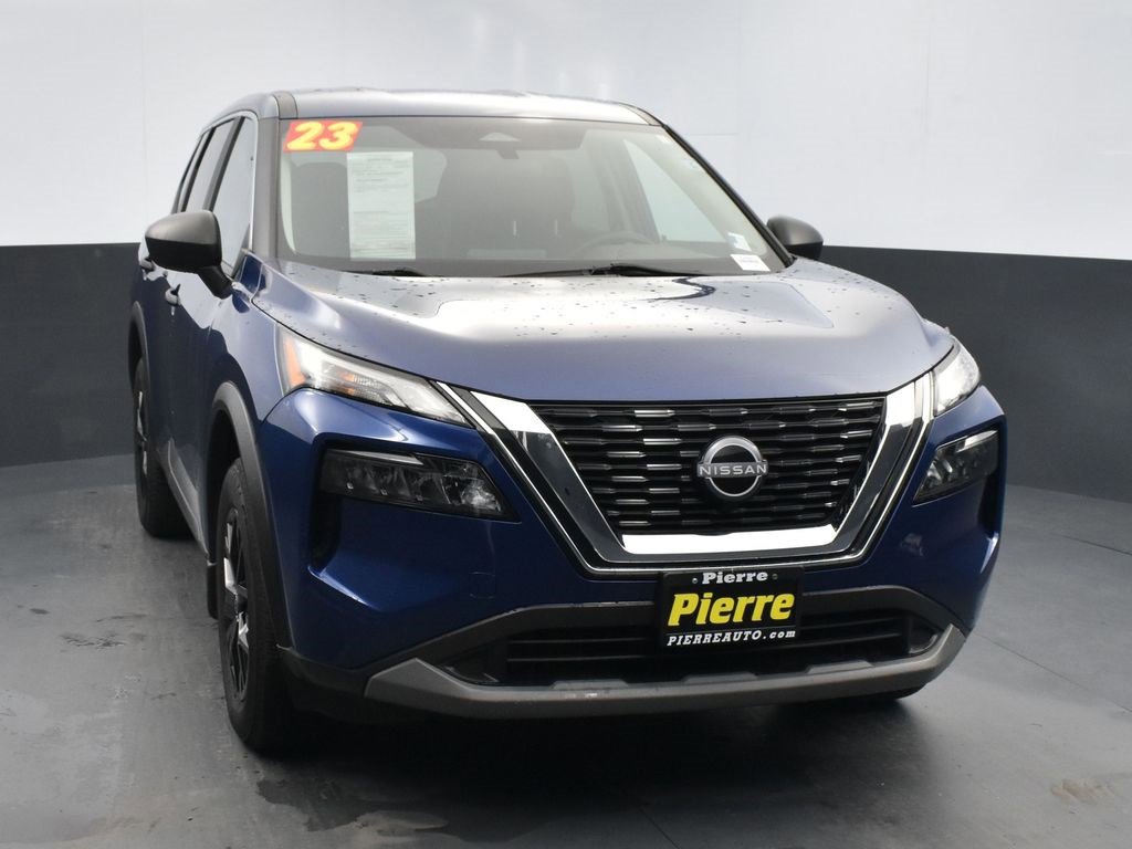 Used 2023 Nissan Rogue S image 11