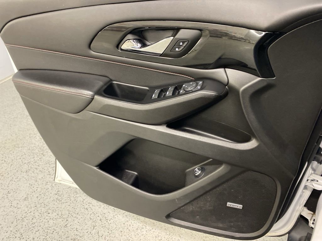 Used 2023 Chevrolet Traverse RS image 23