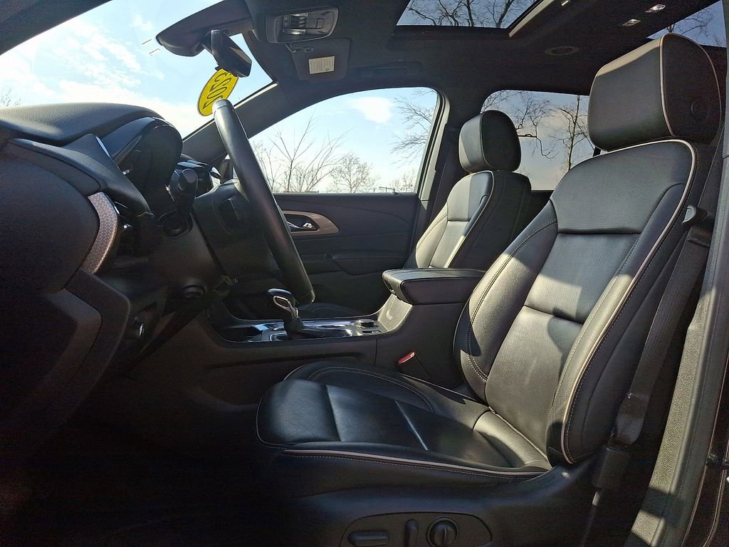 Certified 2023 Chevrolet Traverse Premier w/ Redline Edition image 13