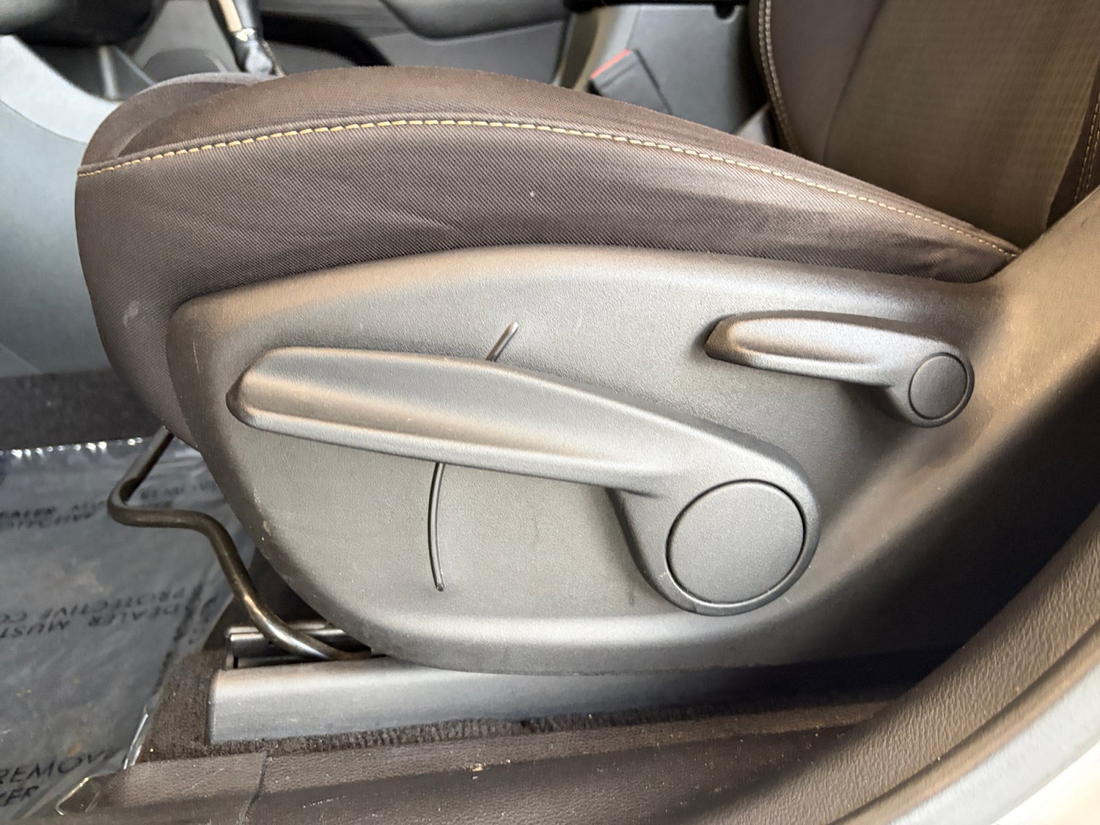 Used 2015 Jeep Cherokee Latitude FWD image 15