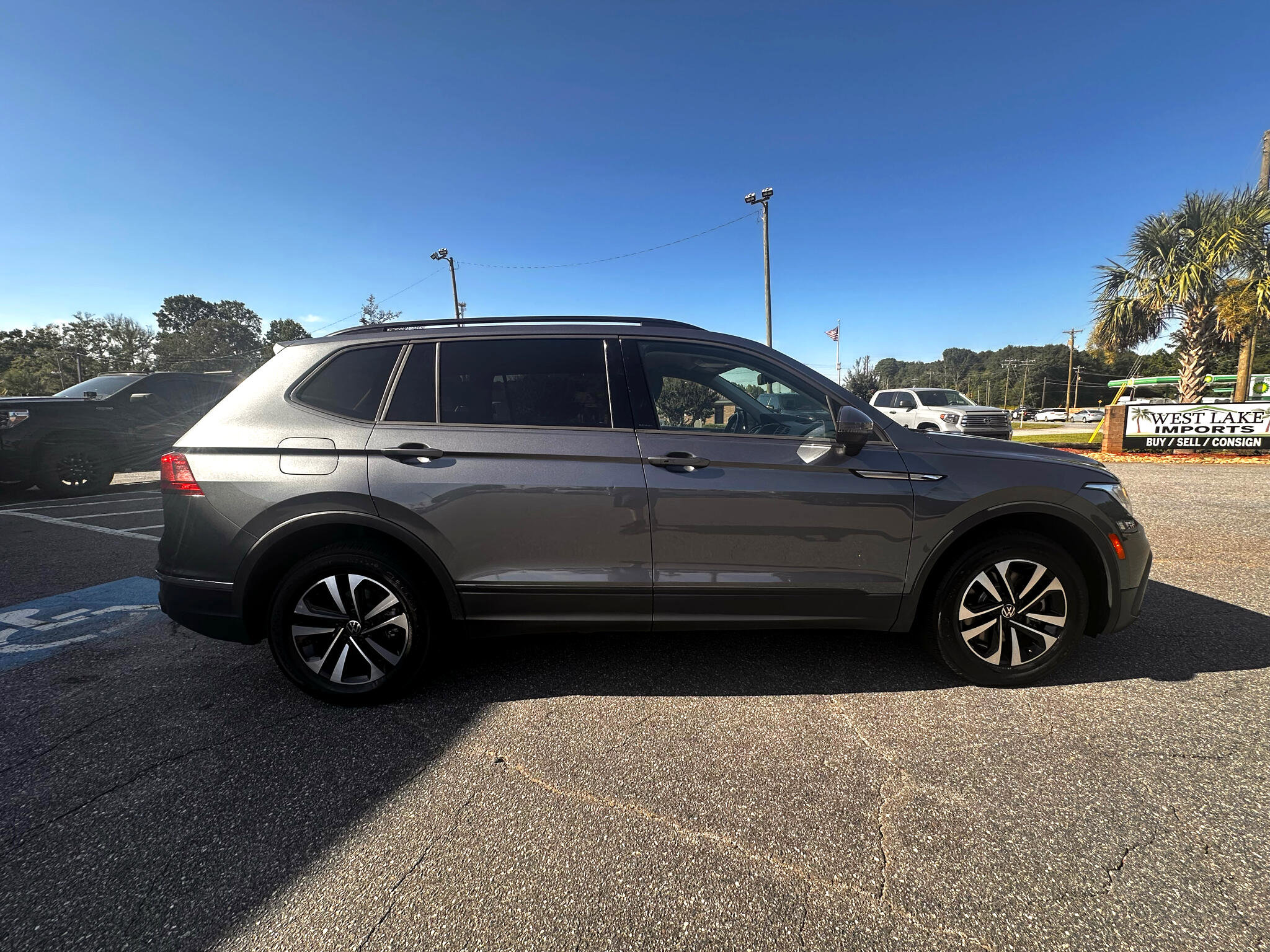 Used 2024 Volkswagen Tiguan S image 55