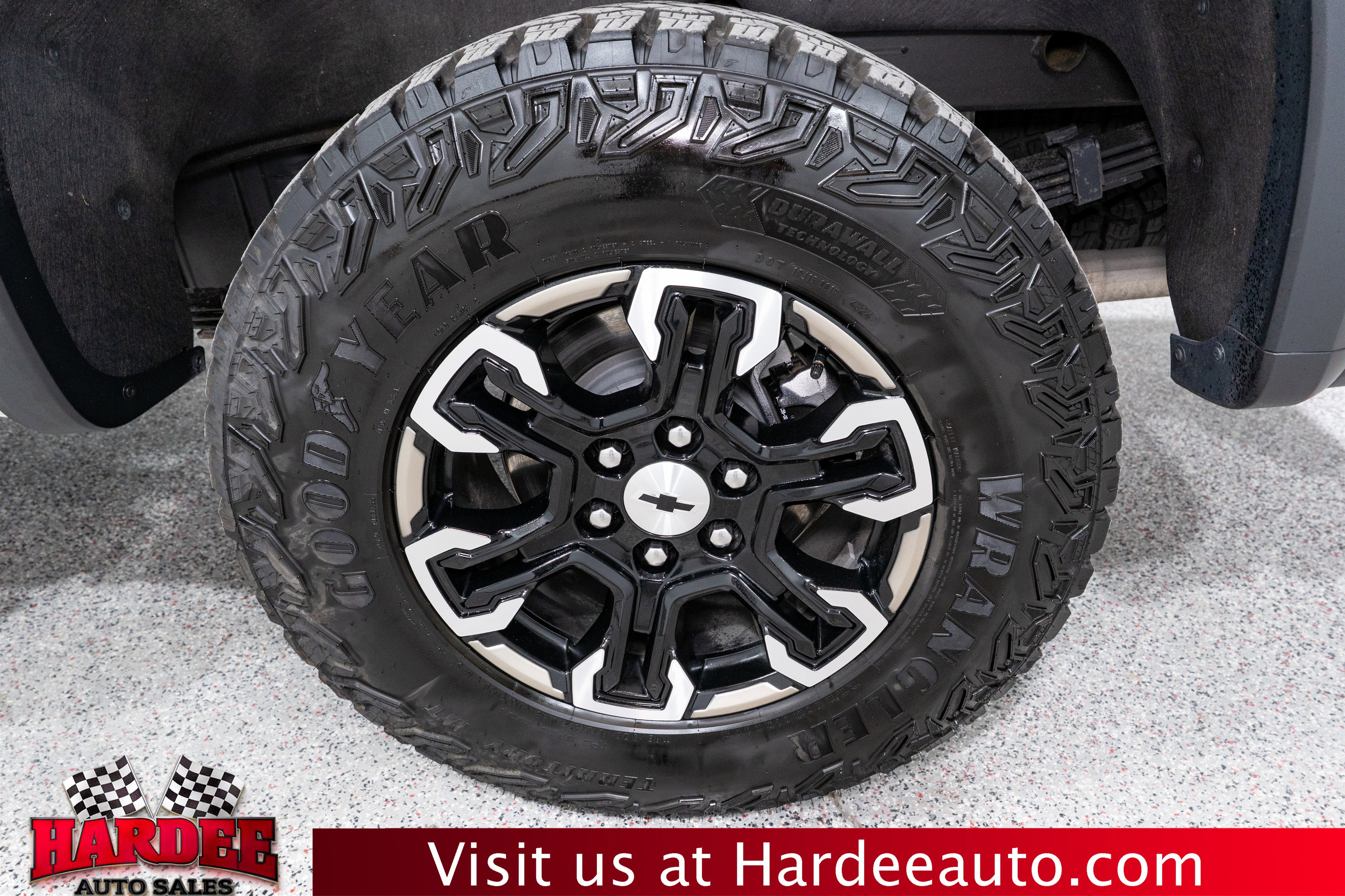 Used 2025 Chevrolet Silverado 1500 ZR2 w/ Technology Package AWD/4WD image 10