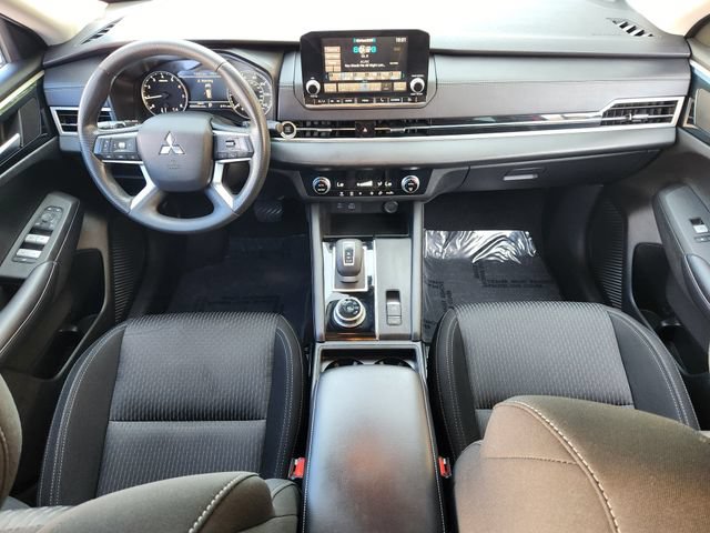 Used 2023 Mitsubishi Outlander ES FWD image 27