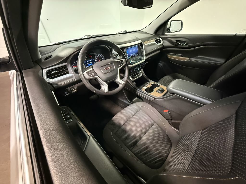 Used 2021 GMC Acadia SLE w/ Trailering Package image 2