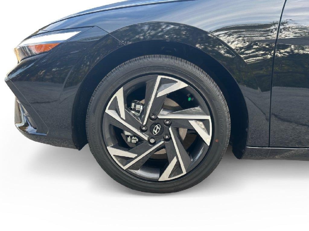New 2026 Hyundai Elantra Limited FWD image 9