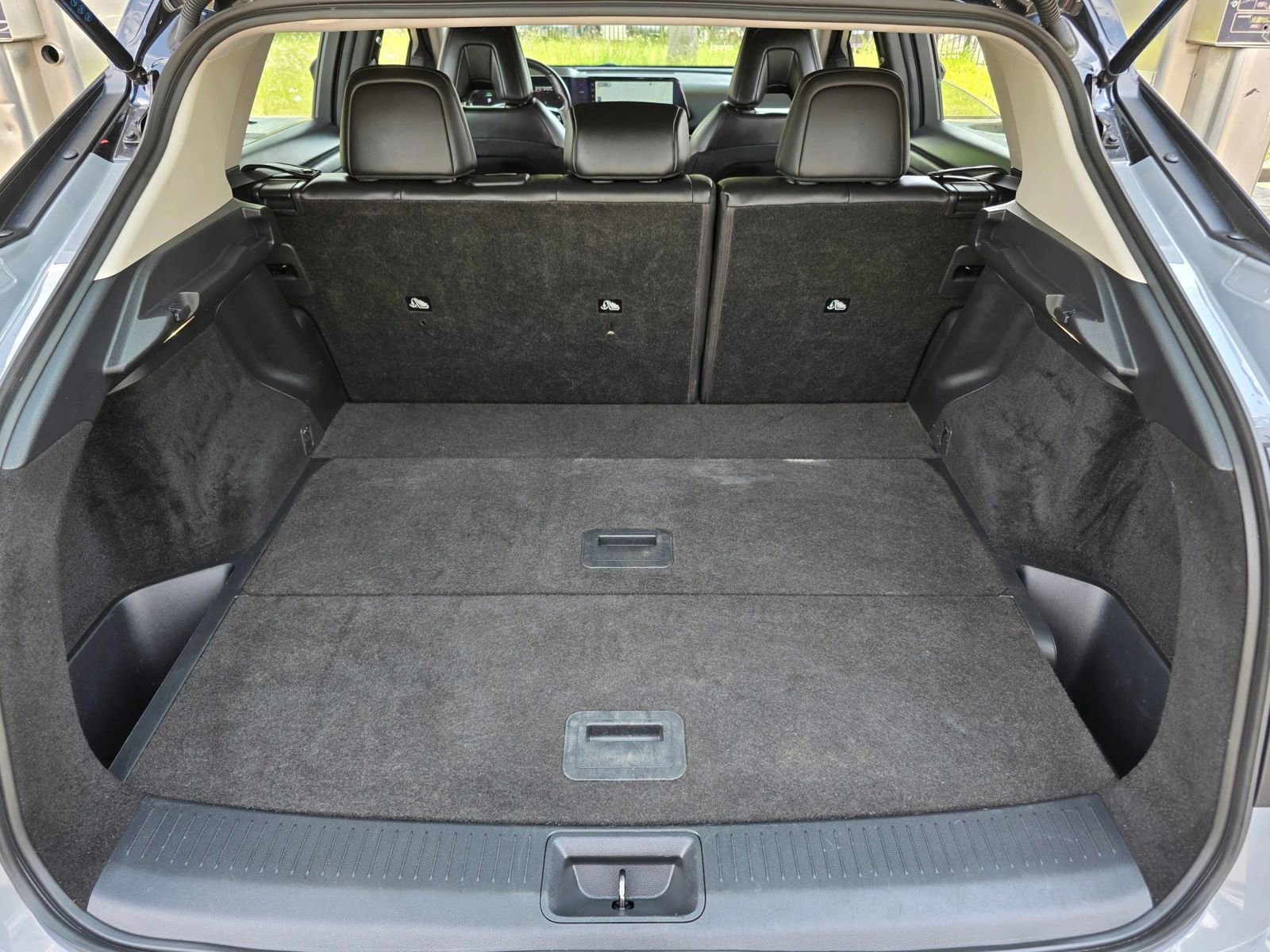 Used 2023 Nissan Ariya AWD image 38