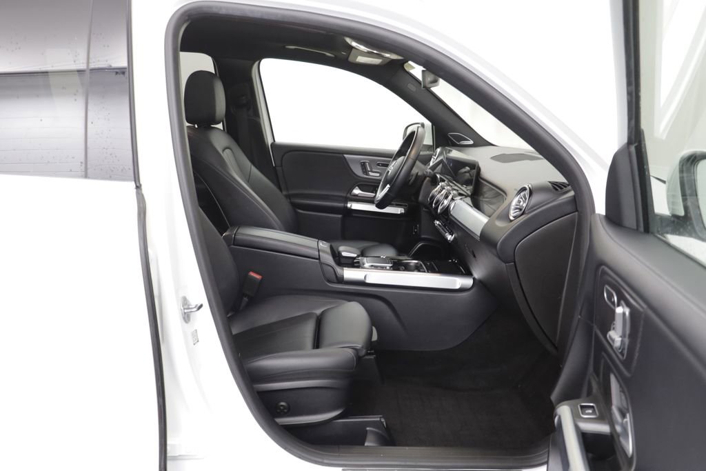 Used 2021 Mercedes-Benz GLB 250 4MATIC image 19