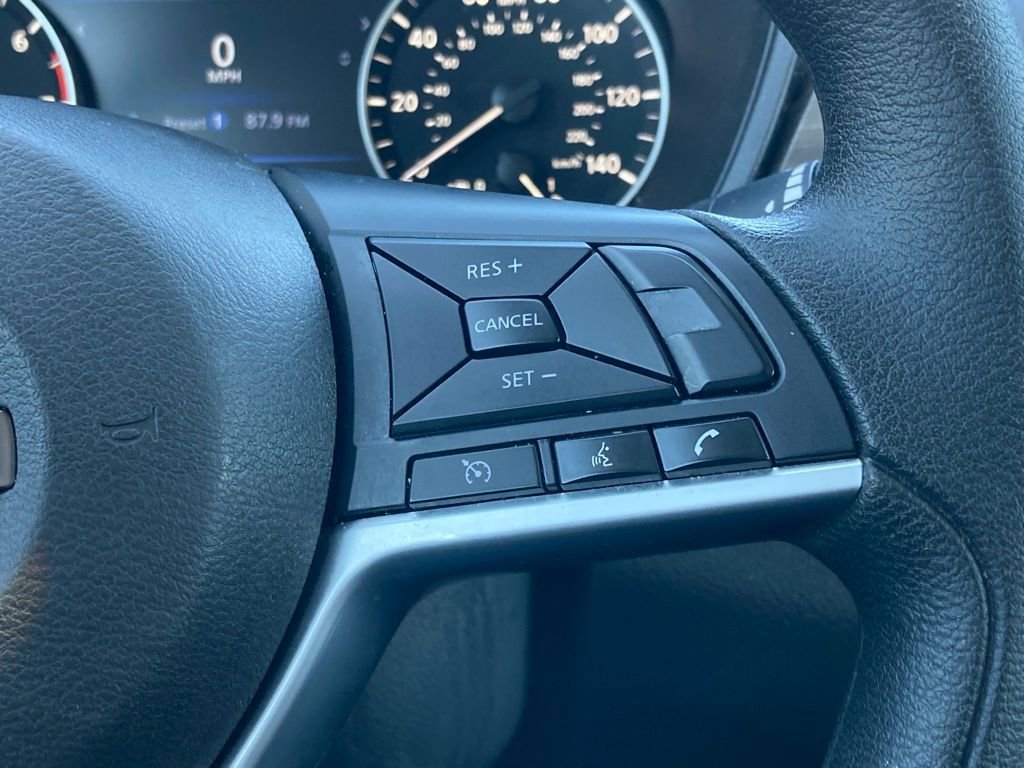 Used 2025 Nissan Altima 2.5 SV image 14