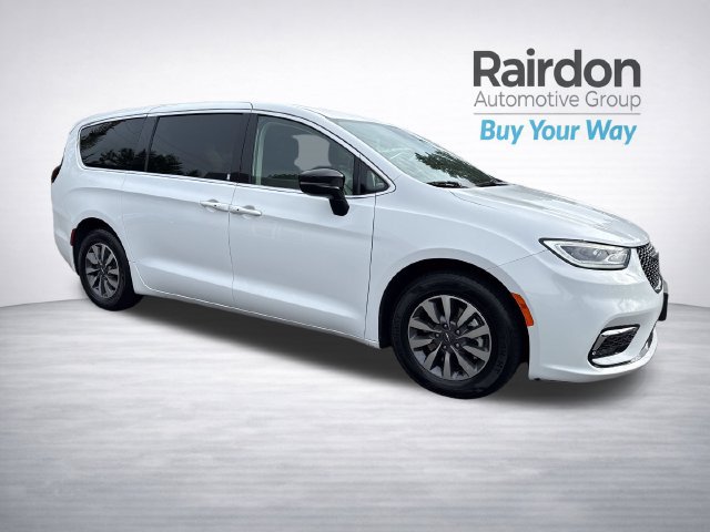 Used 2024 Chrysler Pacifica Limited FWD 360° Tour