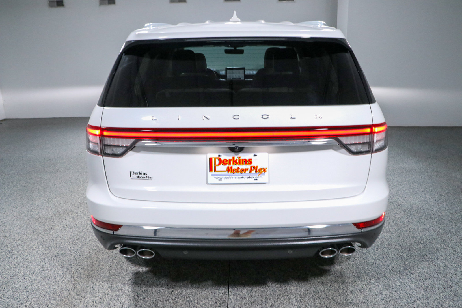 Used 2023 Lincoln Aviator Reserve w/ Equipment Group 201A RWD image 8