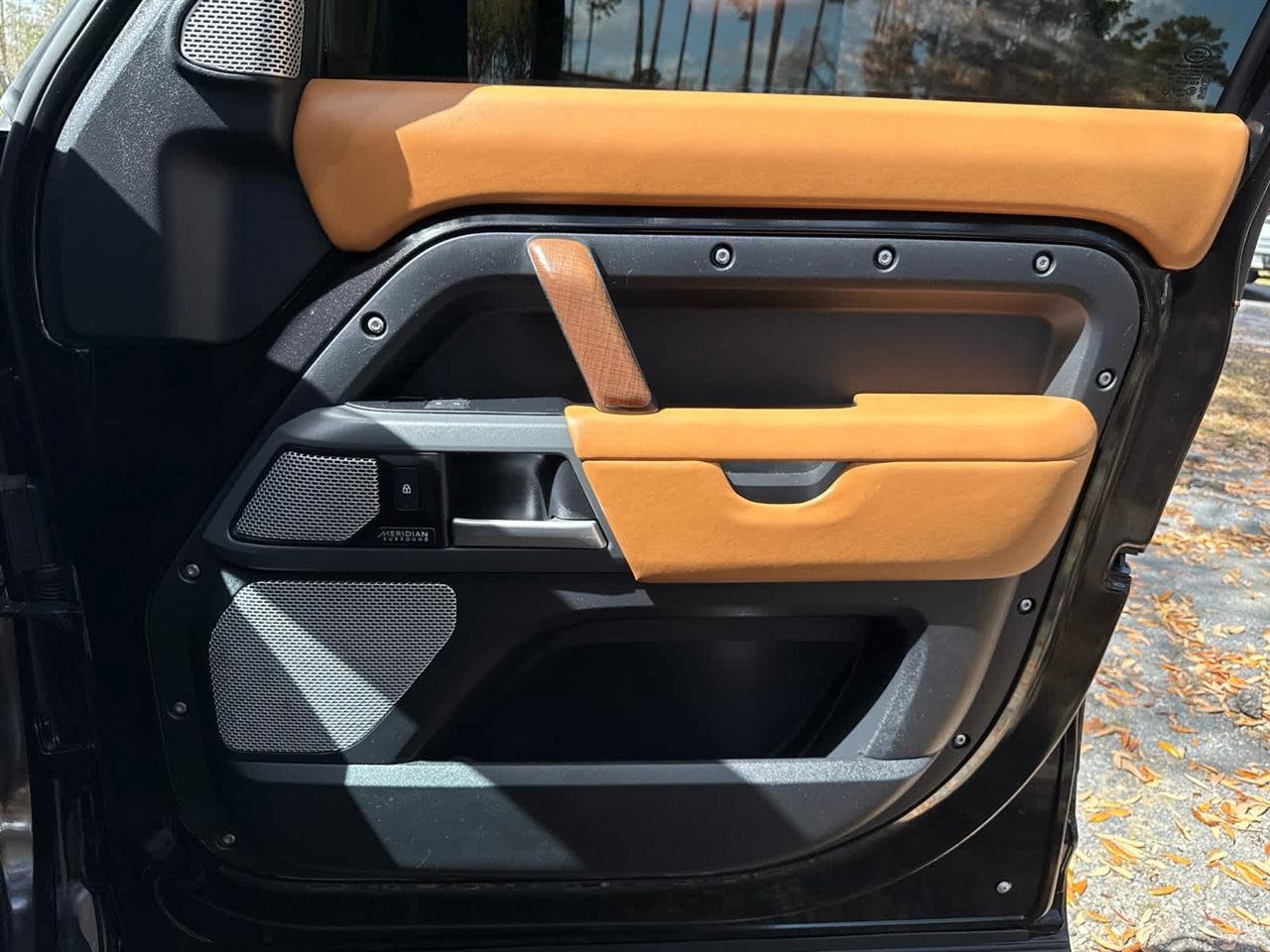 Used 2024 Land Rover Defender 130 X AWD/4WD image 21