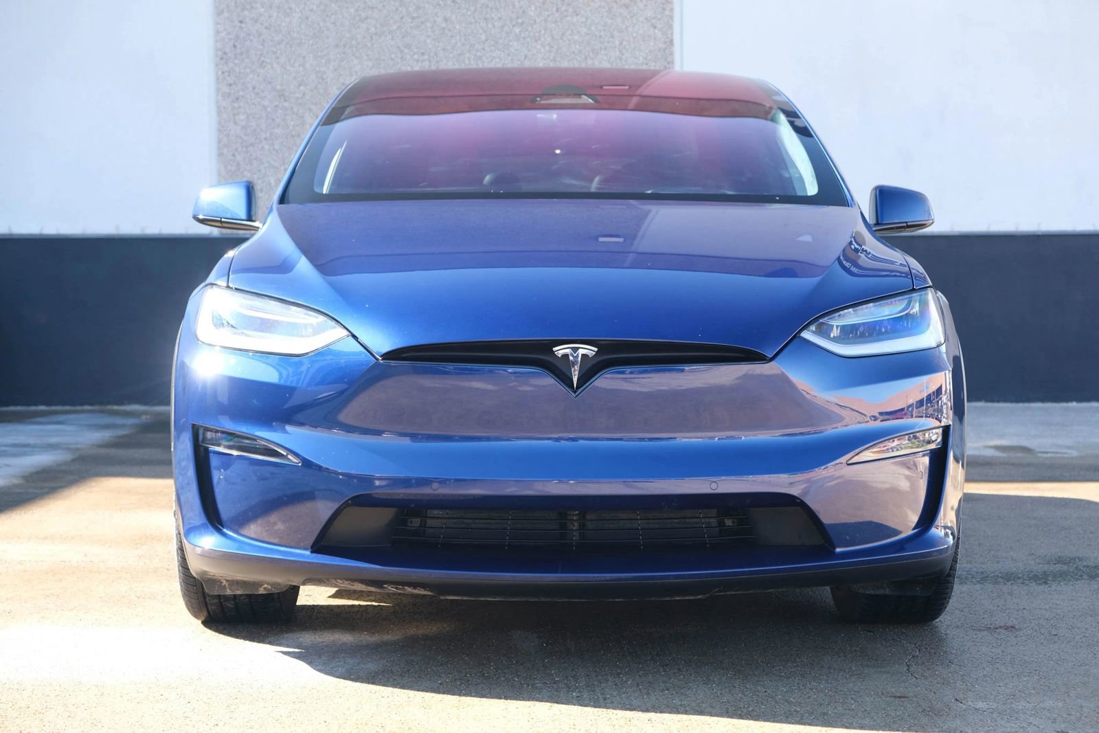 Used 2023 Tesla Model X Plaid image 2