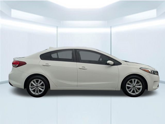 Used 2017 Kia Forte S FWD image 7