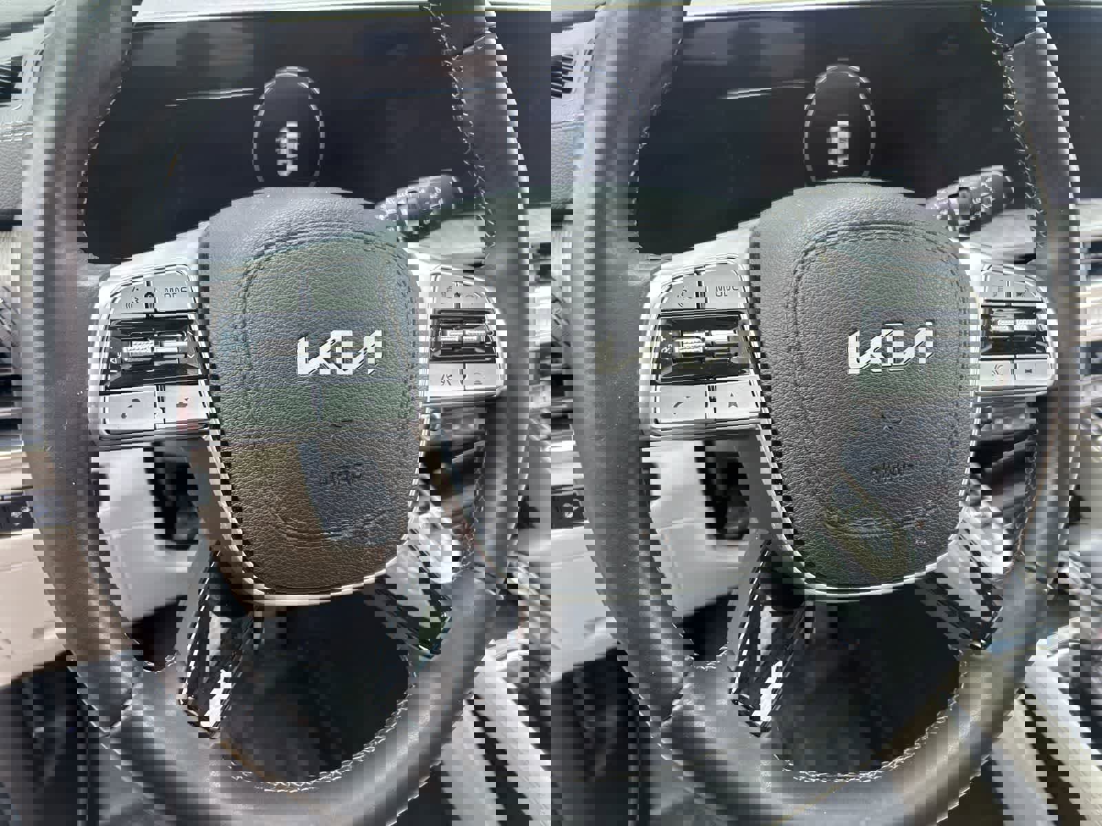 Used 2023 Kia Telluride SX Prestige image 6