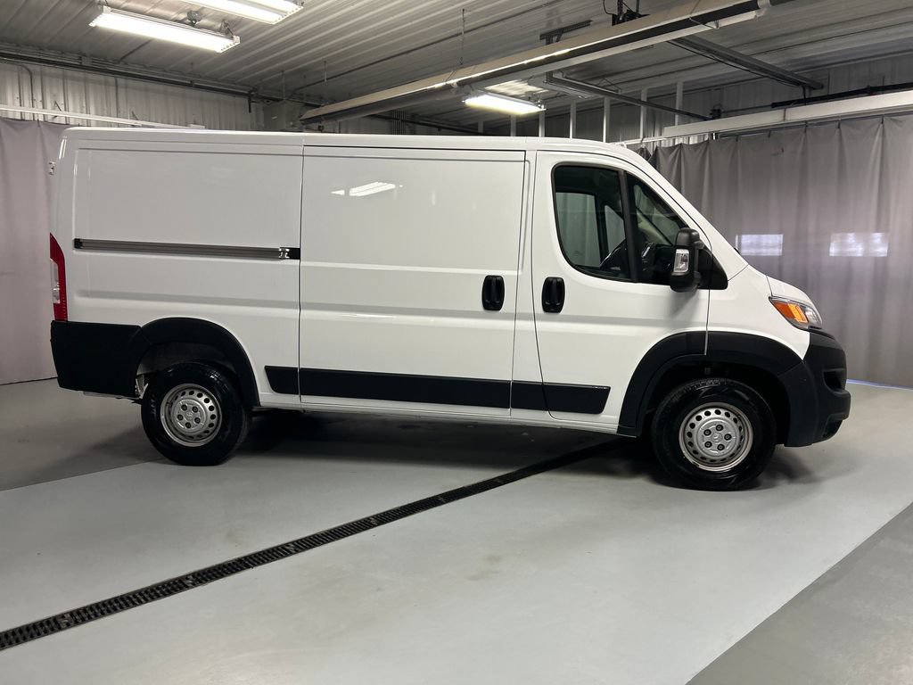 Used 2025 RAM ProMaster 2500 w/ Convenience Group FWD image 8