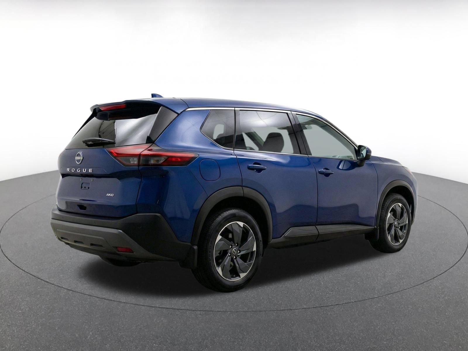 Used 2025 Nissan Rogue SV AWD/4WD image 9