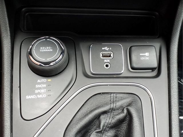 Used 2021 Jeep Cherokee Latitude Lux 80th Anniv w/ Quick Order Package 26U 80TH AWD/4WD image 20
