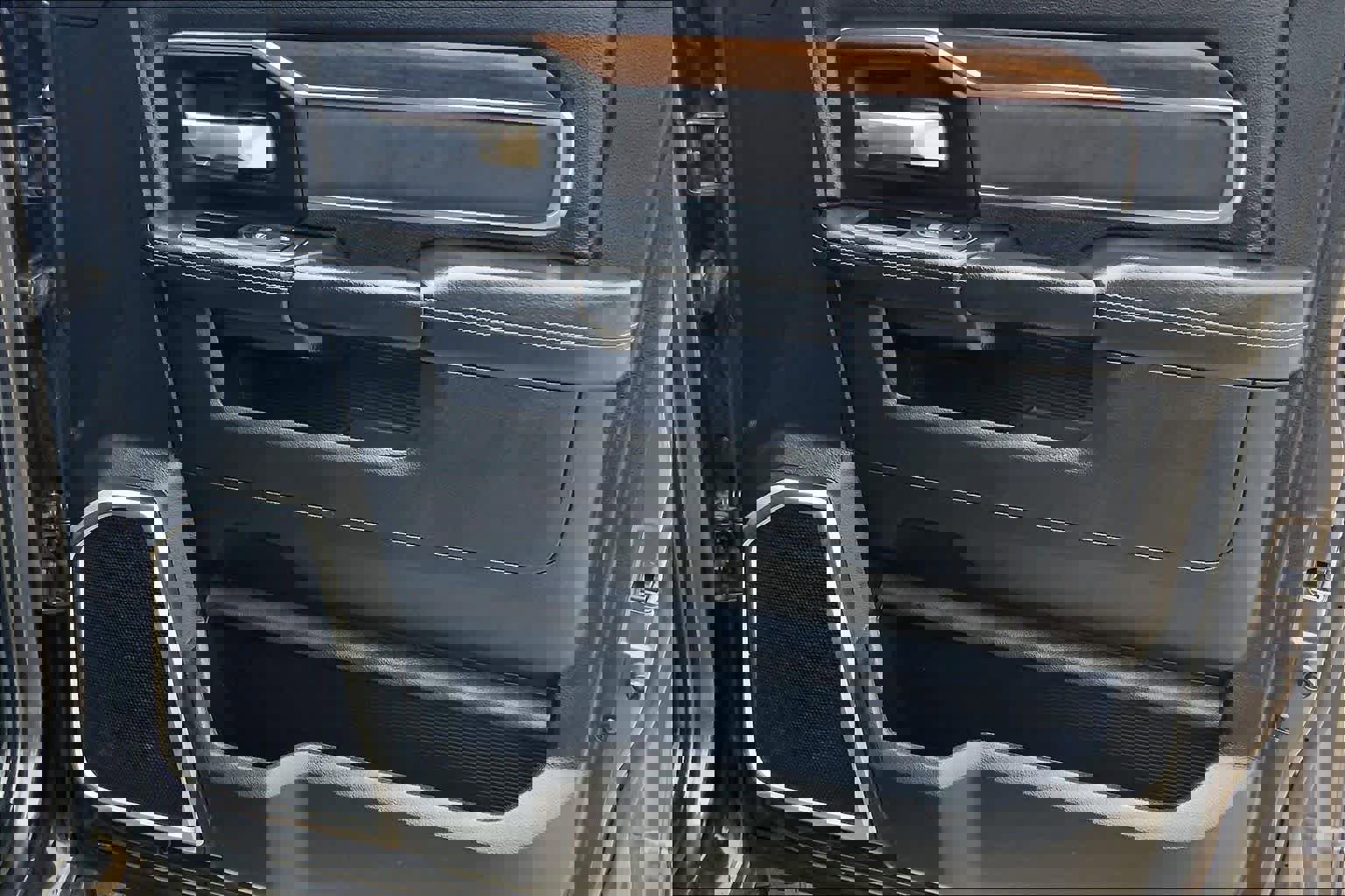 Used 2024 RAM 2500 Laramie AWD/4WD image 23