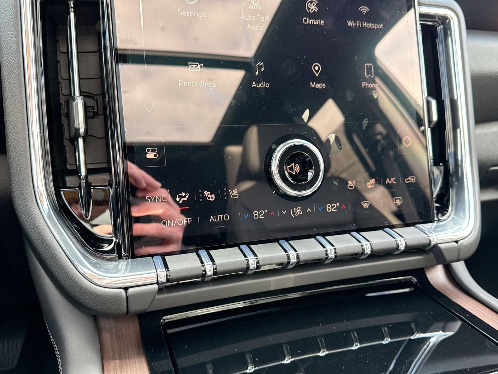 New 2026 GMC Yukon XL Denali w/ Denali Reserve Package image 18