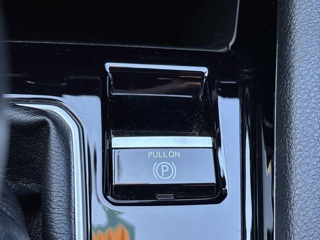 Used 2023 Jeep Compass Altitude AWD/4WD image 32