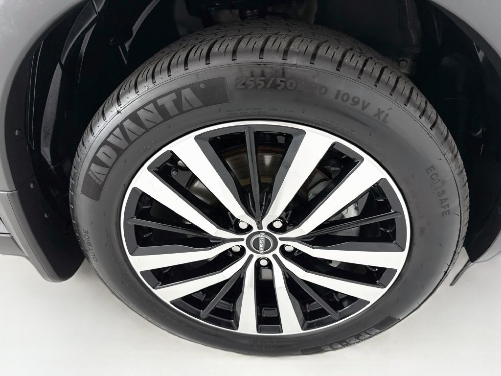 Used 2024 Nissan Pathfinder Platinum w/ Cargo Package FWD image 32