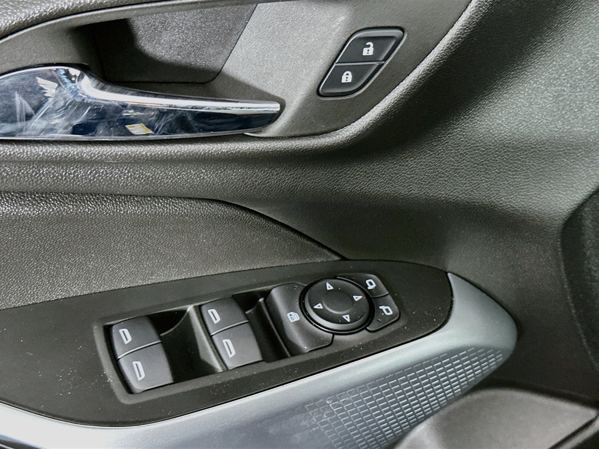 Used 2024 Chevrolet Trax LS w/ LS Convenience Package FWD image 15