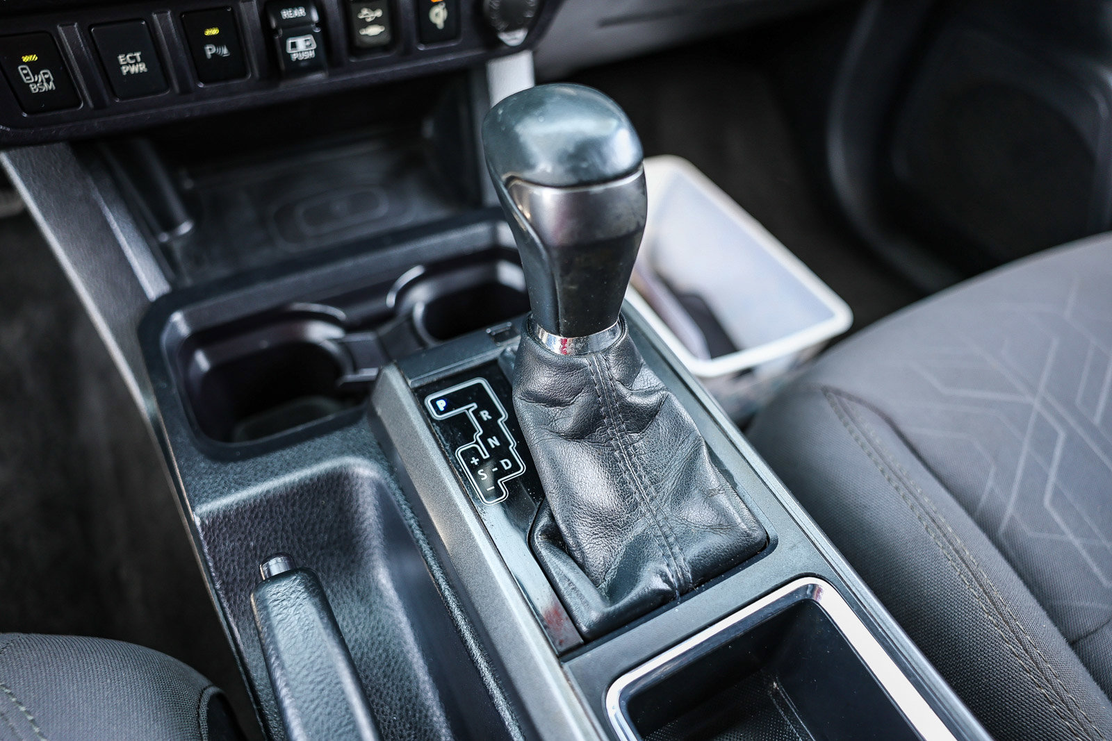 Used 2018 Toyota Tacoma TRD Off-Road w/ Technology Package image 12