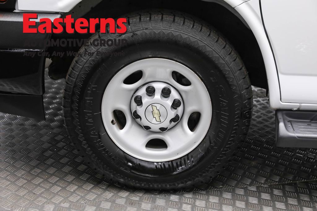 Used 2023 Chevrolet Express 3500 LS image 29