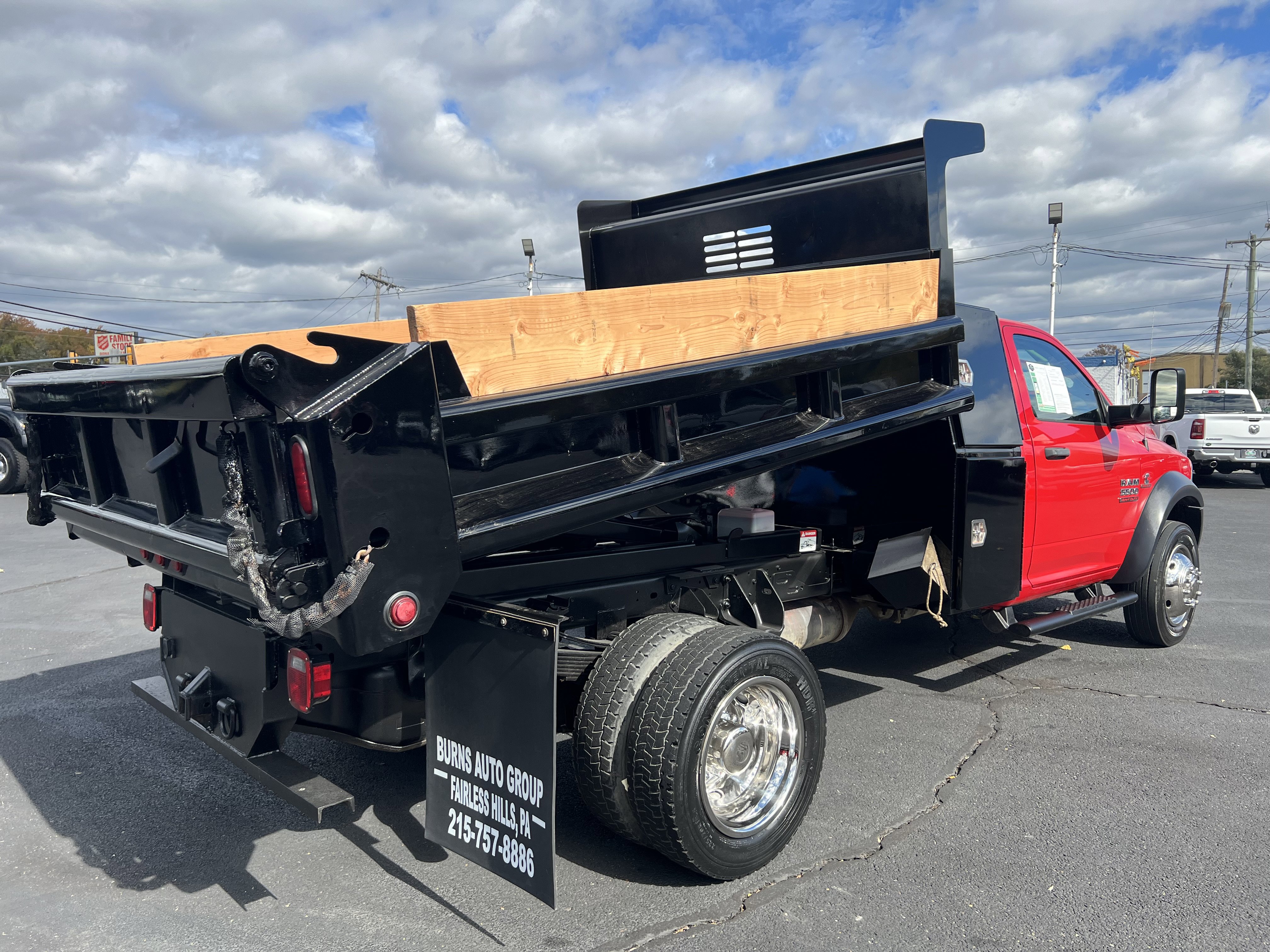 Used 2017 RAM 5500 Tradesman w/ Max Tow Package image 3
