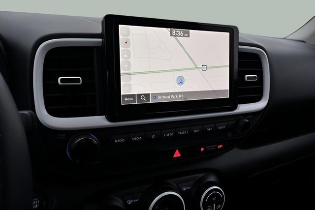 Used 2023 Hyundai Venue Limited image 21