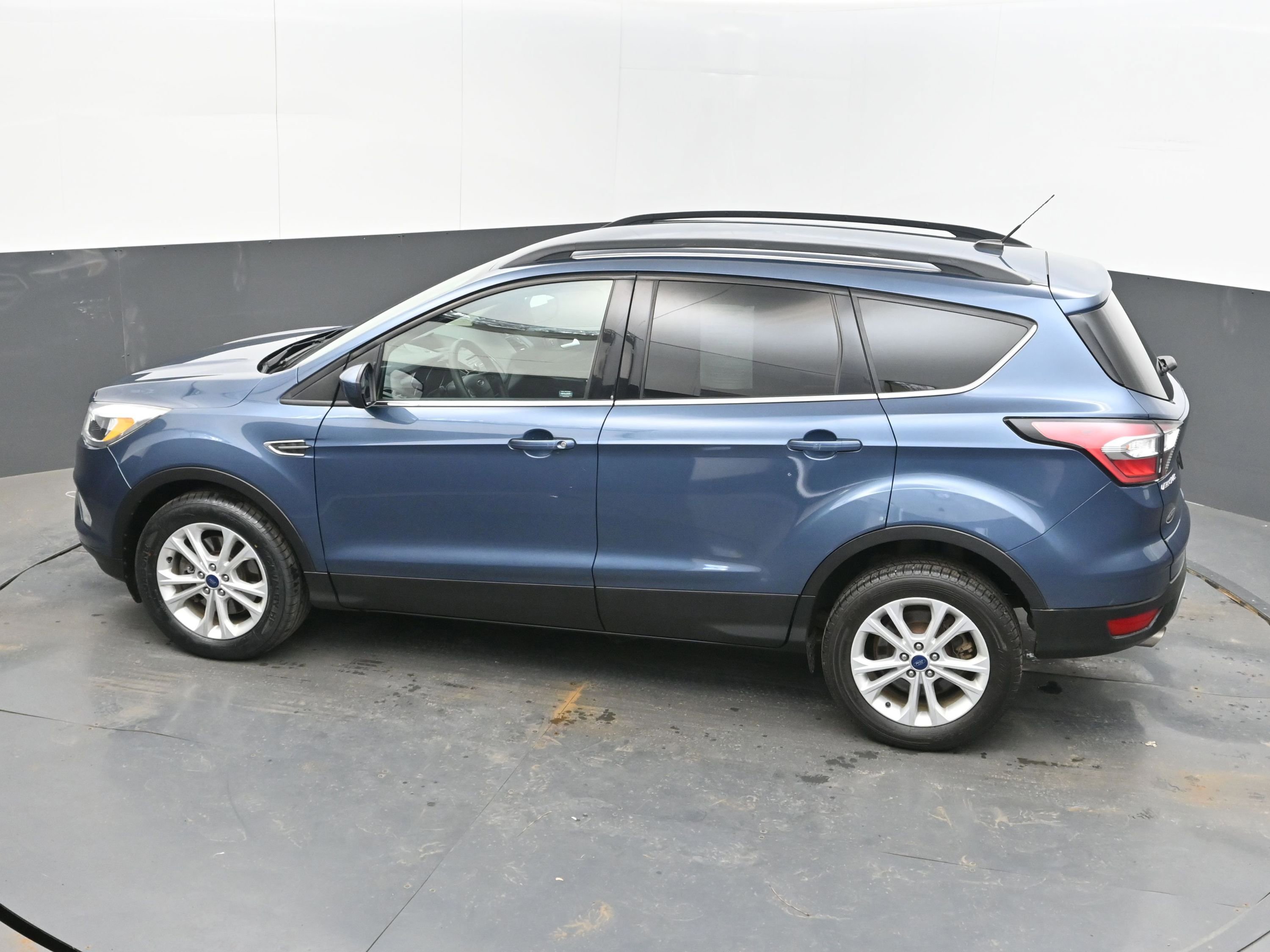 Used 2018 Ford Escape SE image 30