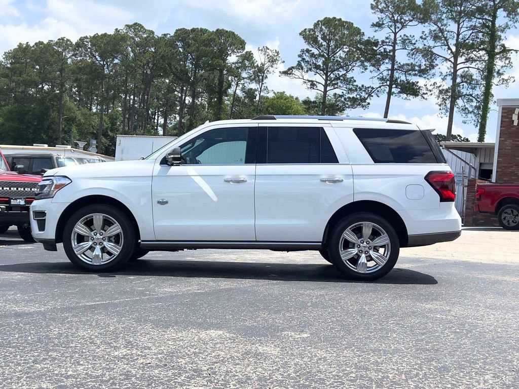 Used 2024 Ford Expedition King Ranch RWD image 2