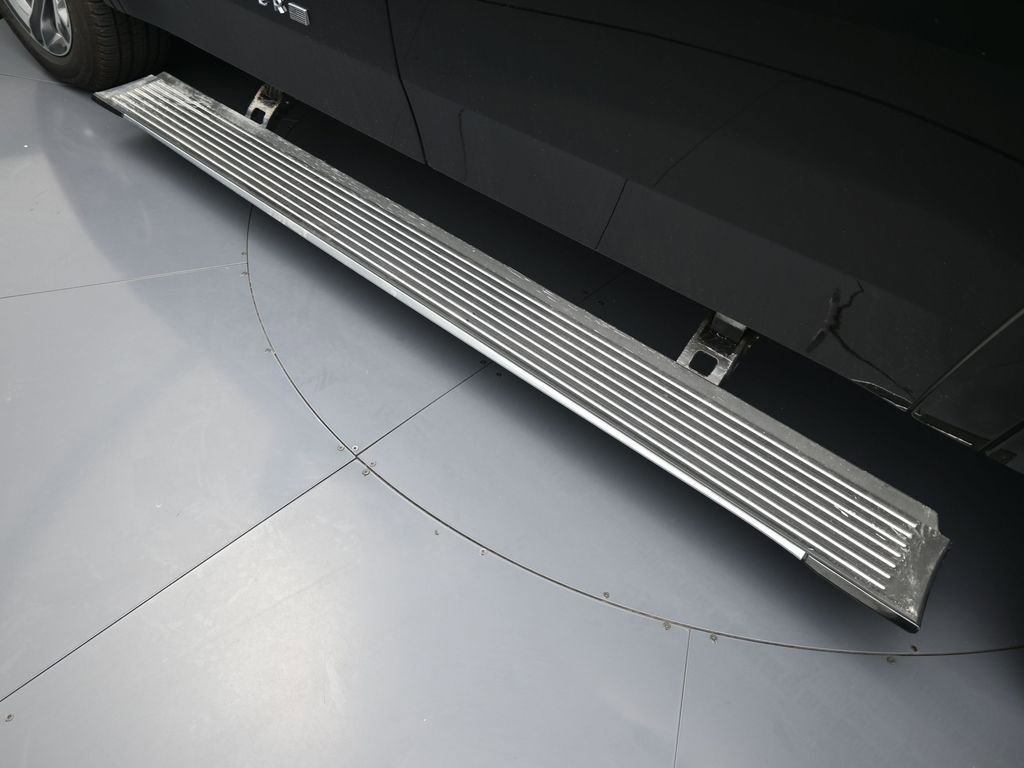 Used 2024 Jeep Grand Wagoneer L 4WD image 17