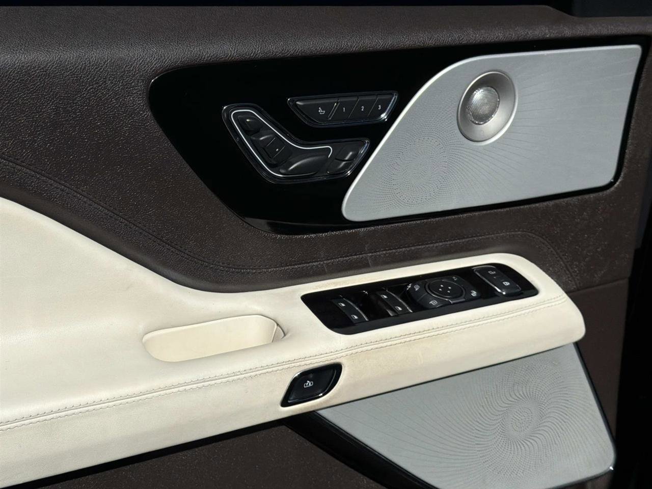 Used 2020 Lincoln Aviator Black Label w/ Dynamic Handling Package image 13