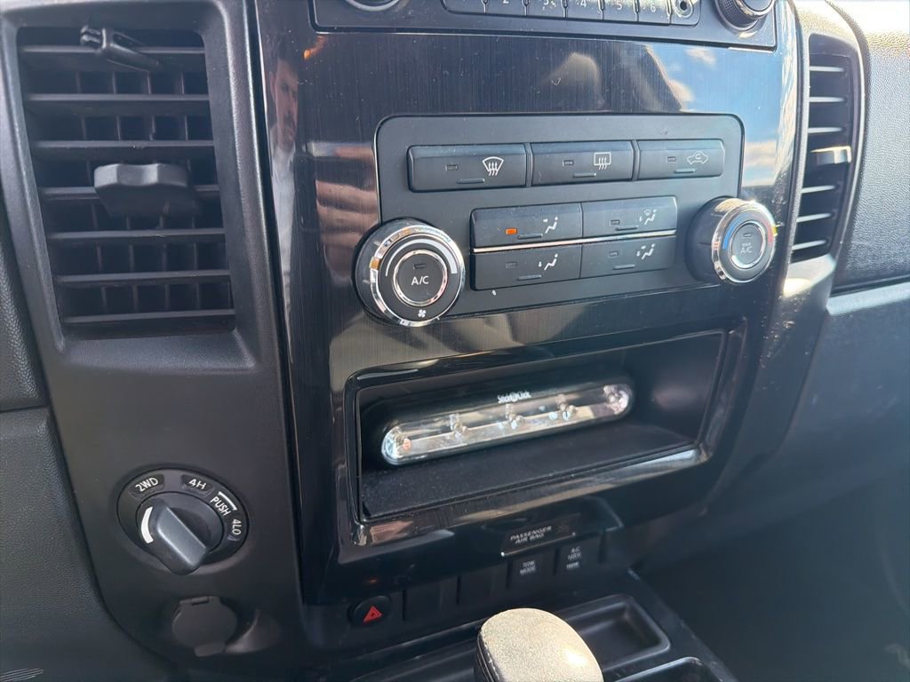 Used 2014 Nissan Titan SV w/ SV Value Truck Package AWD/4WD image 21
