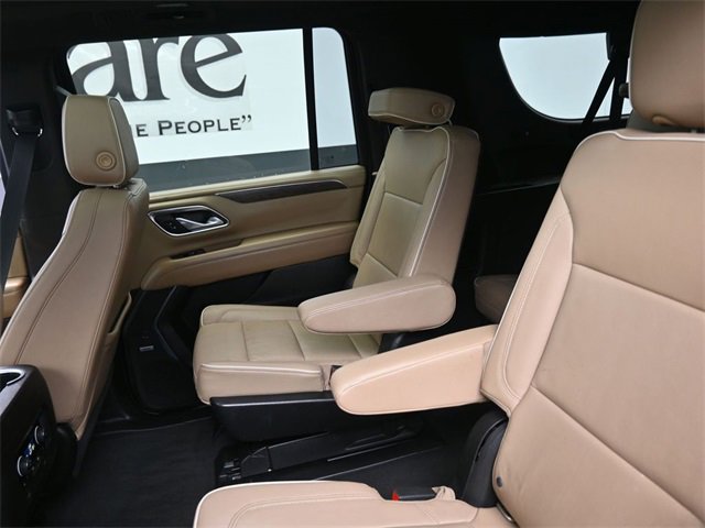 Used 2021 Chevrolet Suburban Premier w/ Premium Package image 28