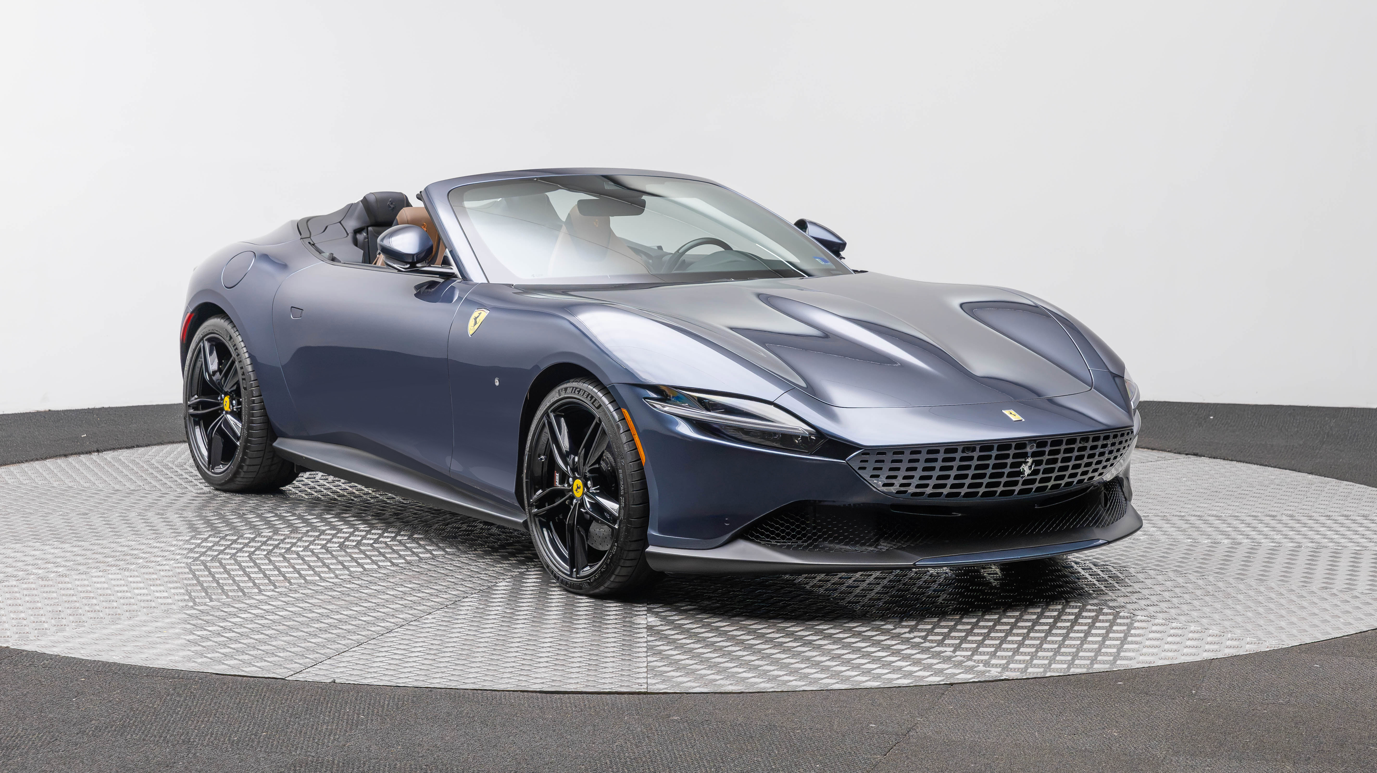 Certified 2024 Ferrari Roma Spider RWD image 11