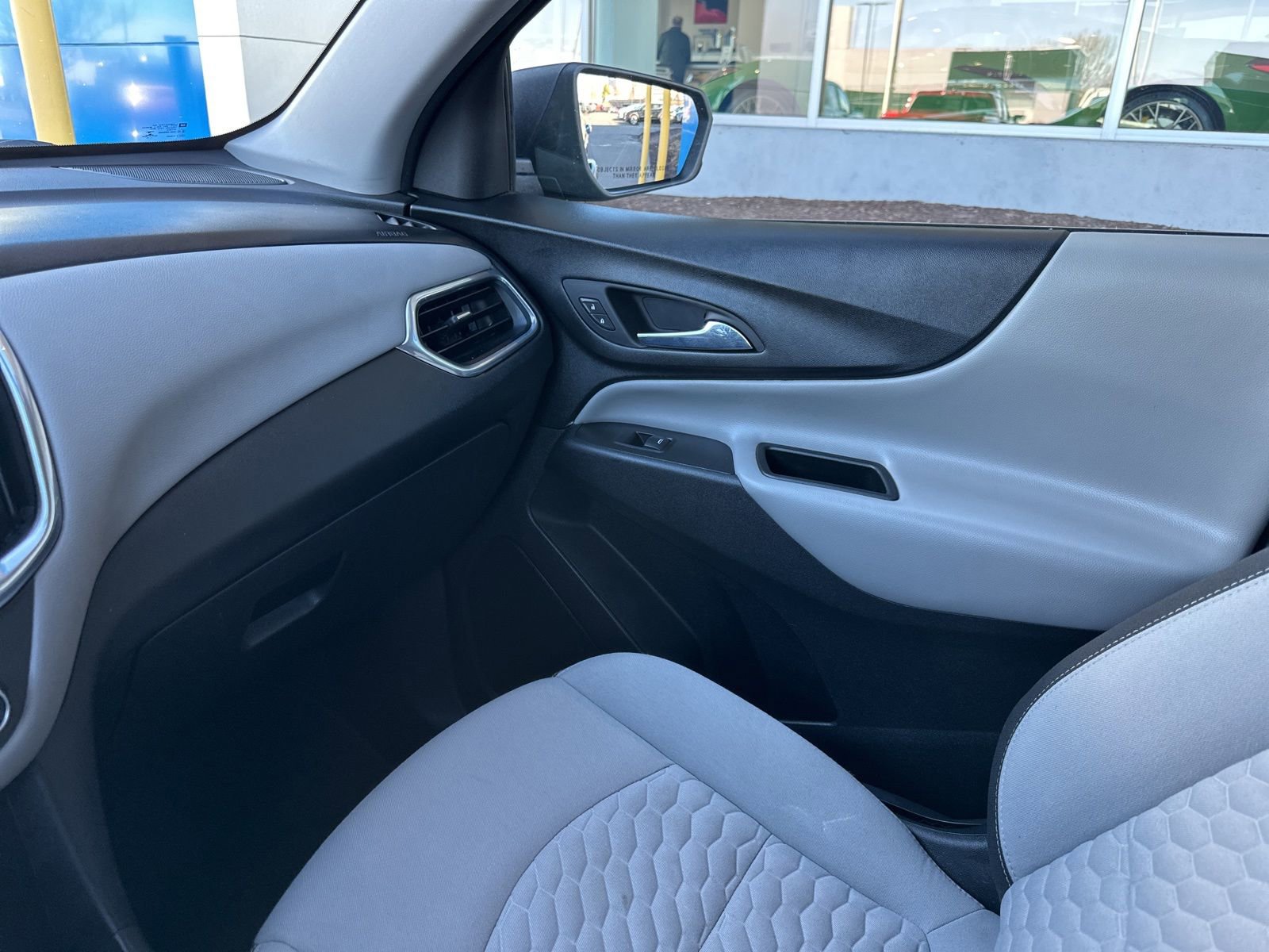 Used 2020 Chevrolet Equinox LS w/ LS Convenience Package image 34