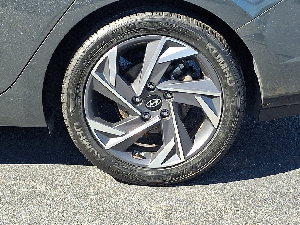 Used 2025 Hyundai Elantra SEL FWD image 8