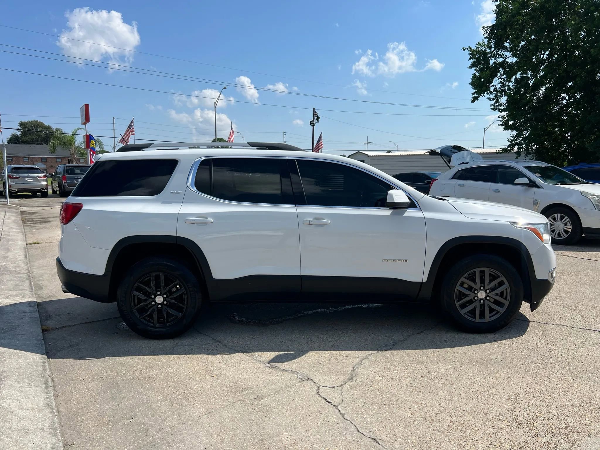 Used 2018 GMC Acadia SLT image 4
