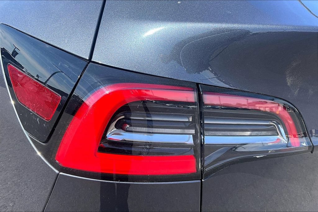 Used 2020 Tesla Model Y Long Range AWD/4WD image 30