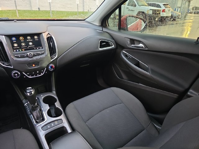 Used 2019 Chevrolet Cruze LT w/ Convenience Package FWD image 22