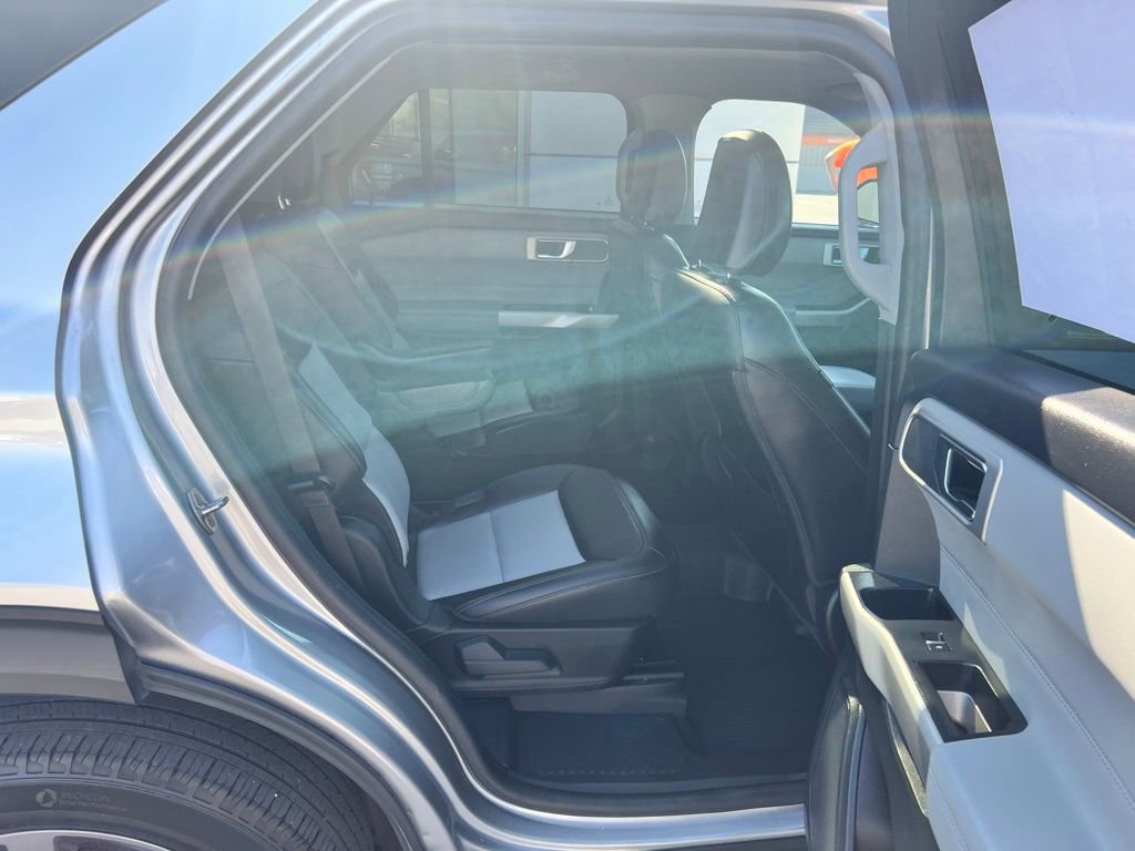 Used 2022 Ford Explorer XLT w/ Equipment Group 202A image 33